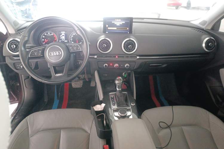 Used Audi A3 2019 Limousine 35 TFSI Fashion Edition China VI Emission Standard Center Console
