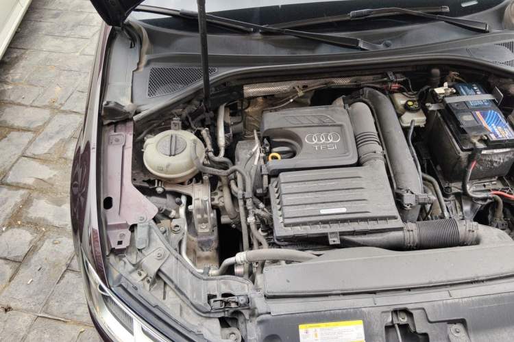 Used Audi A3 2019 Sportback 35 TFSI Ambition China V Engine Bay Right