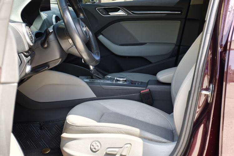 Used Audi A3 2019 Limousine 35 TFSI Fashion Edition China V standard Interior 4