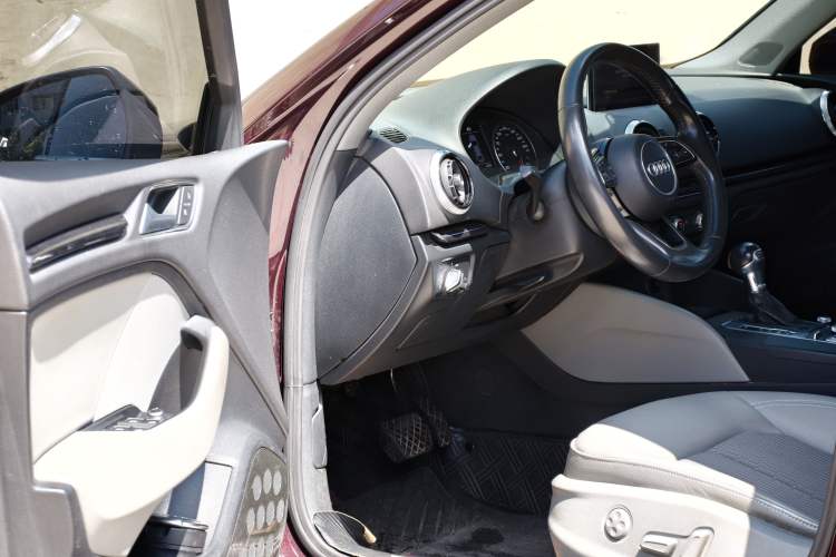 Used Audi A3 2019 Limousine 35 TFSI Fashion Edition China V standard Interior 5