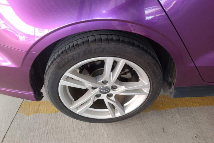 Used Audi A3 2019 Limousine 35 TFSI Fashion Edition China VI Emission Standard Right Rear Wheel Hub