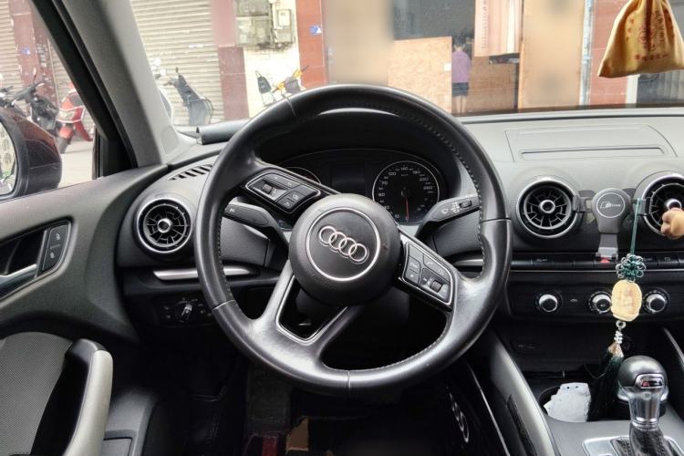 Used Audi A3 2019 Sportback 35 TFSI Ambition China V Steering Wheel