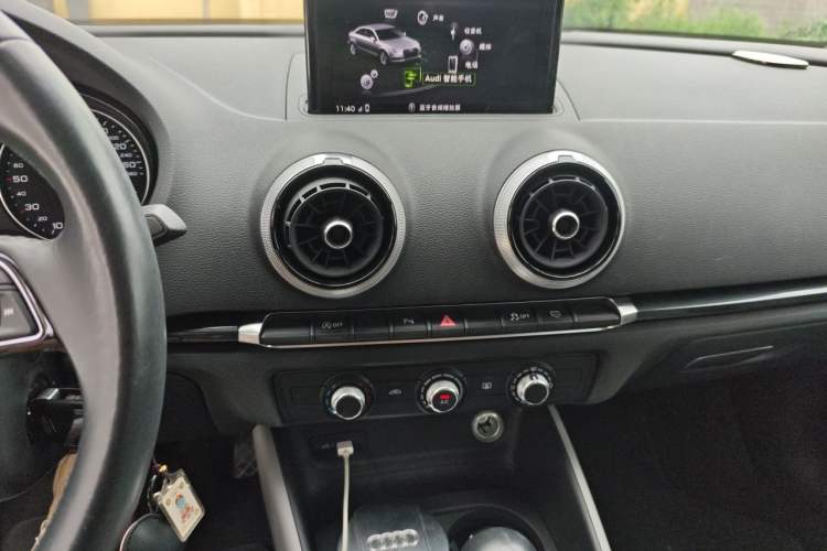 Used Audi A3 2019 Limousine 35 TFSI Fashion Edition China VI Emission Standard Audio And AC Panel