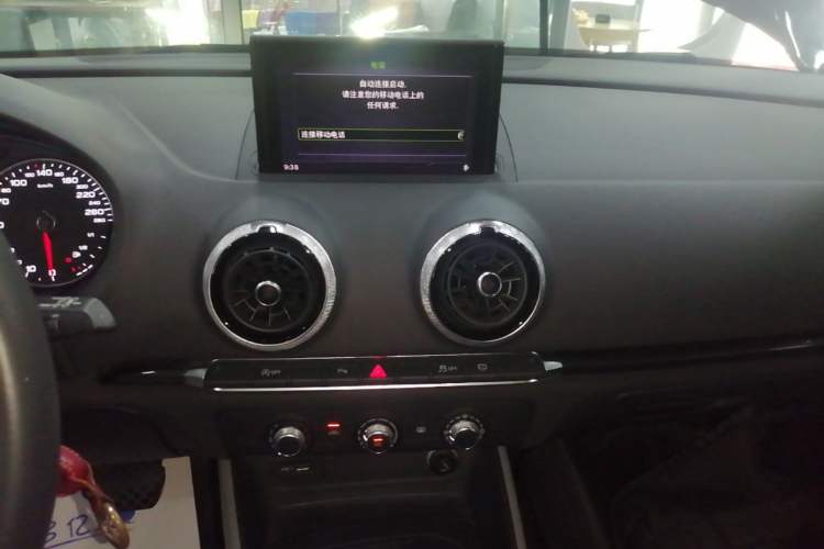Used Audi A3 2019 Sportback 35 TFSI Fashion Edition China VI Emission Standard Audio And AC Panel