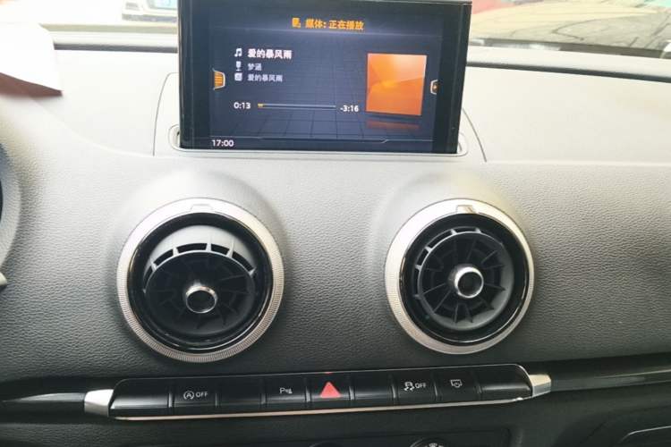 Used Audi A3 2019 Limousine 35 TFSI Fashion Edition China VI Emission Standard Audio And AC Panel