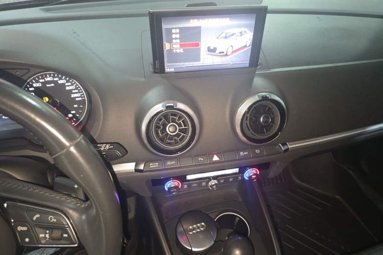 Used Audi A3 2019 Sportback 35 TFSI Sporty Version China VI Audio And AC Panel