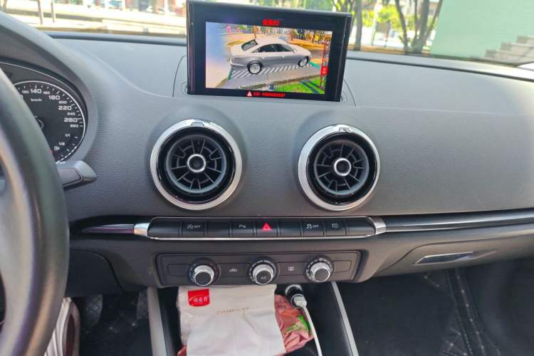Used Audi A3 2019 Limousine 35 TFSI Fashion Edition China V standard Audio And AC Panel