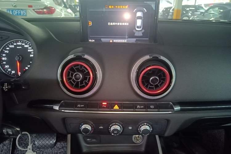 Used Audi A3 2019 Limousine 35 TFSI Fashion Edition China V standard Audio And AC Panel