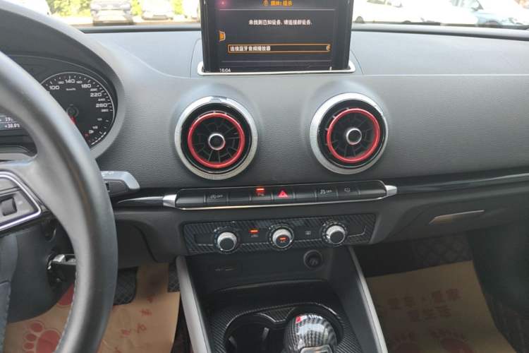 Used Audi A3 2019 Limousine 35 TFSI Fashion Edition China V standard Audio And AC Panel