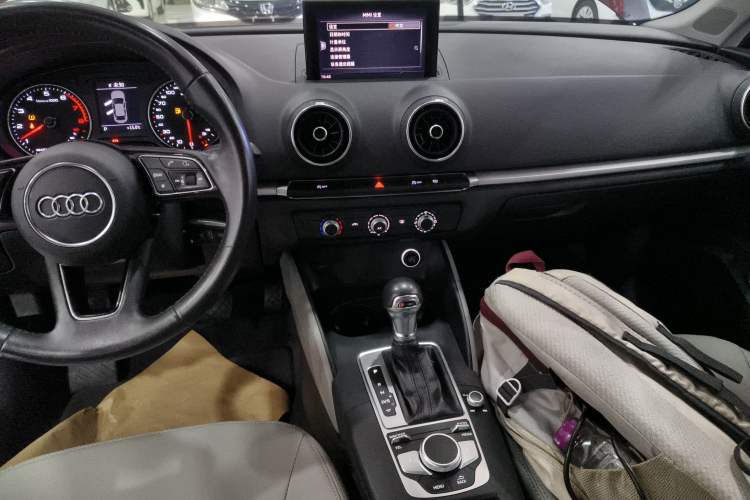 Used Audi A3 2019 Limousine 35 TFSI Ambition China VI Audio And AC Panel