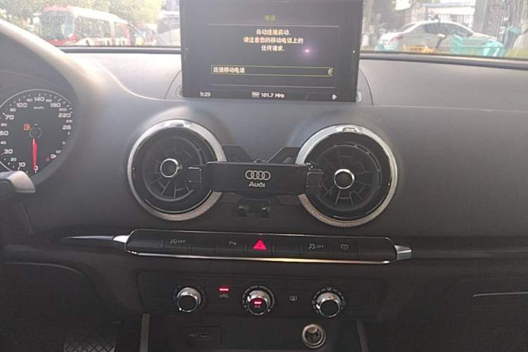 Used Audi A3 2019 Limousine 35 TFSI Fashion Edition China VI Emission Standard Audio And AC Panel