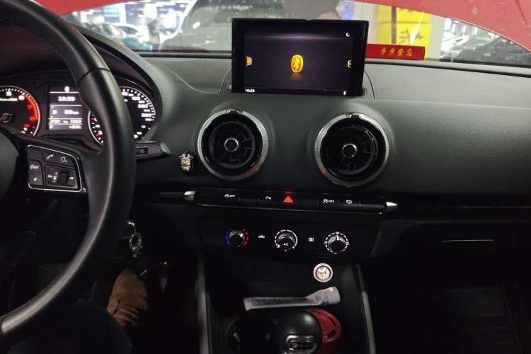 Used Audi A3 2019 Sportback 35 TFSI Fashion Edition China V Audio And AC Panel