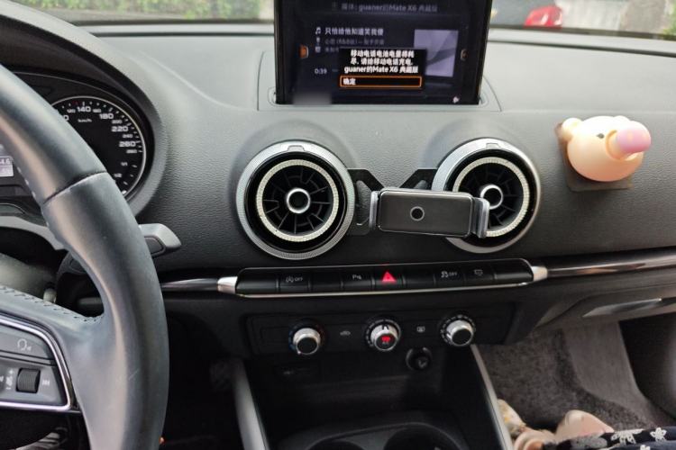 Used Audi A3 2019 Limousine 35 TFSI Fashion Edition China VI Emission Standard Audio And AC Panel