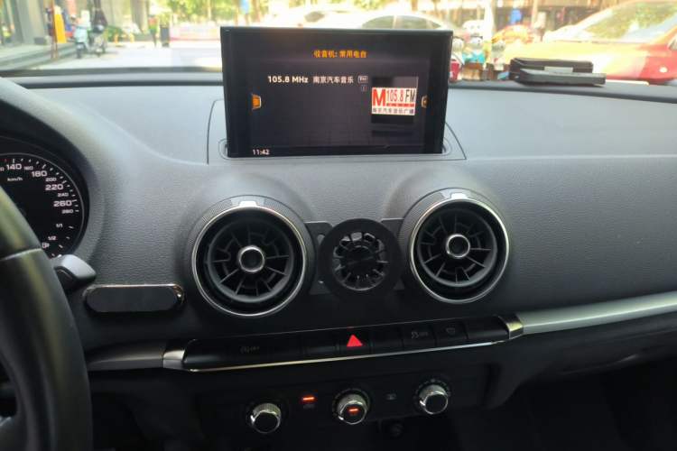 Used Audi A3 2019 Limousine 35 TFSI Ambition China VI Audio And AC Panel