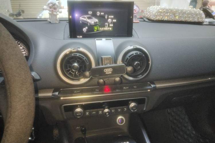 Used Audi A3 2019 Limousine 35 TFSI Style Version China V Emission Standard Audio And AC Panel