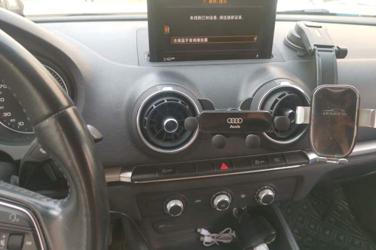 Used Audi A3 2019 Limousine 35 TFSI Ambition China VI Audio And AC Panel