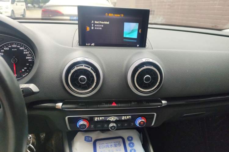 Used Audi A3 2019 Sportback 35 TFSI Fashion Edition China VI Emission Standard Audio And AC Panel