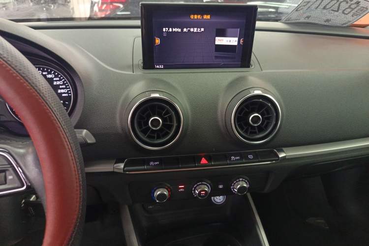 Used Audi A3 2019 Limousine 35 TFSI Ambition China VI Audio And AC Panel