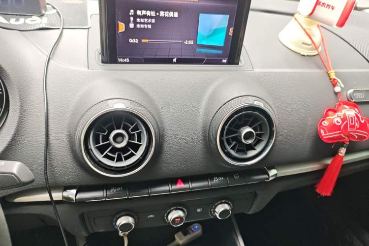 Used Audi A3 2019 Limousine 35 TFSI Ambition China VI Audio And AC Panel