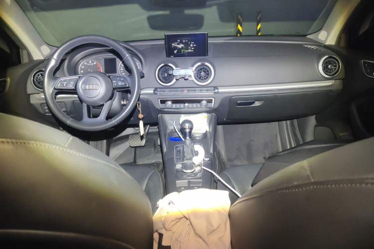 Used Audi A3 2019 Limousine 35 TFSI Style Version China V Emission Standard Center Console