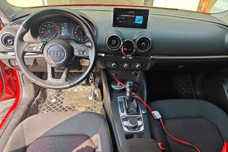 Used Audi A3 2019 Limousine 35 TFSI Ambition China V Center Console