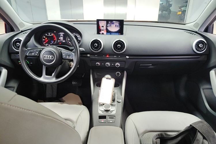 Used Audi A3 2019 Sportback 35 TFSI Fashion Edition China VI Emission Standard Center Console