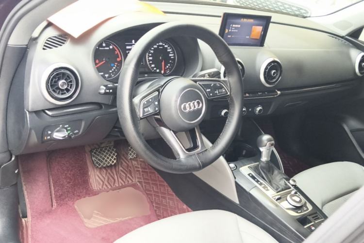 Used Audi A3 2019 Limousine 35 TFSI Fashion Edition China VI Emission Standard Center Console