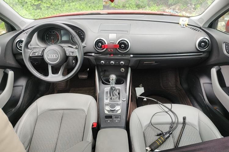 Used Audi A3 2019 Sportback 35 TFSI Fashion Edition China VI Emission Standard Center Console