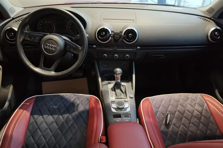 Used Audi A3 2019 Limousine 35 TFSI Fashion Edition China V standard Center Console