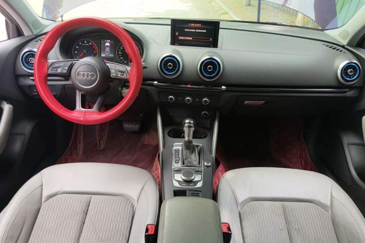 Used Audi A3 2019 Limousine 35 TFSI Fashion Edition China V standard Center Console