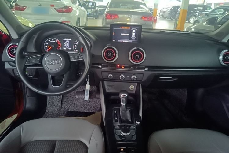 Used Audi A3 2019 Limousine 35 TFSI Fashion Edition China V standard Center Console