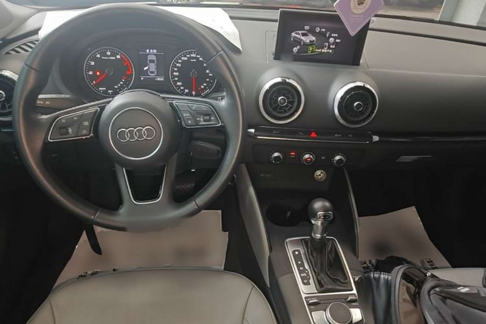 Used Audi A3 2019 Limousine 35 TFSI Fashion Edition China VI Emission Standard Center Console
