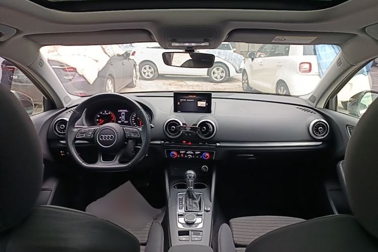 Used Audi A3 2019 Limousine 35 TFSI Sporty Version China VI Center Console