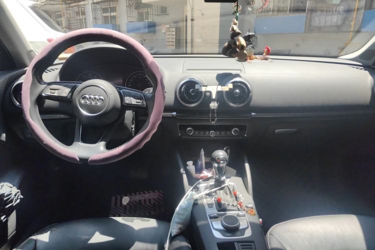 Used Audi A3 2019 Limousine 35 TFSI Style Edition China VI Emission Standard Center Console