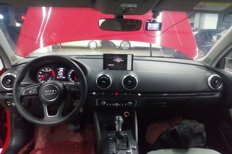 Used Audi A3 2019 Limousine 35 TFSI Fashion Edition China VI Emission Standard Center Console