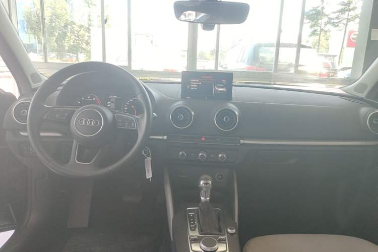Used Audi A3 2019 Sportback 35 TFSI Ambition China VI Center Console