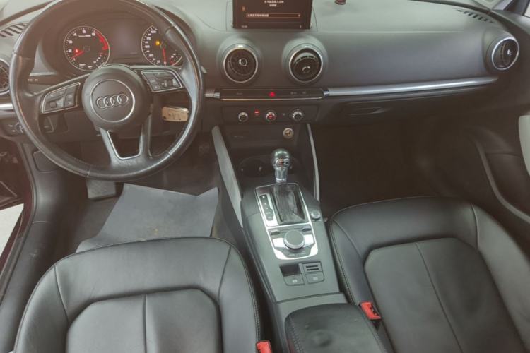 Used Audi A3 2019 Limousine 35 TFSI Ambition China V Center Console
