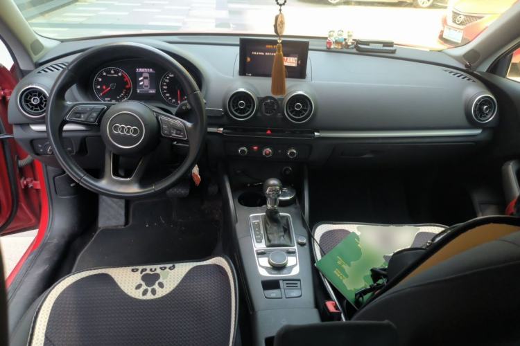 Used Audi A3 2019 Limousine 35 TFSI Ambition China VI Center Console