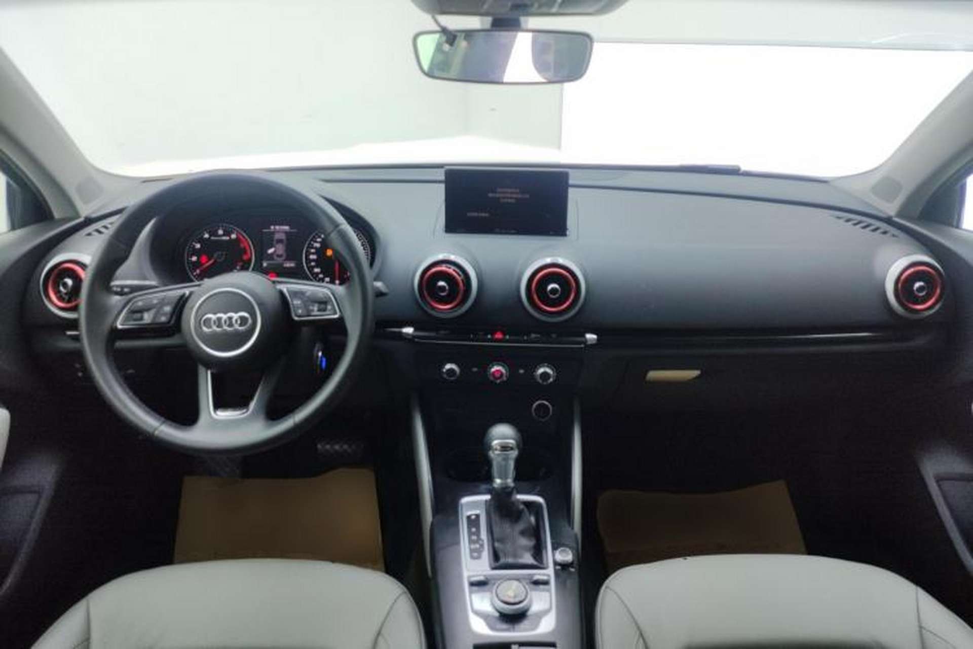 Used Audi A3 2019 Limousine 35 TFSI Fashion Edition China V standard Center Console