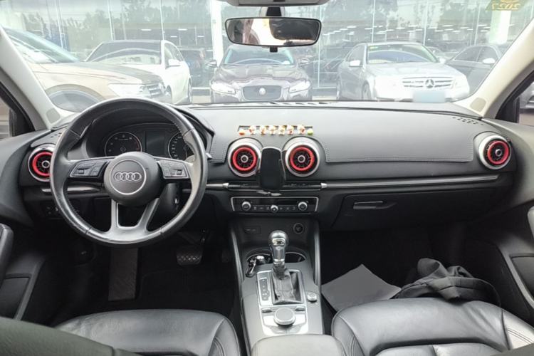 Used Audi A3 2019 Limousine 35 TFSI Style Edition China VI Emission Standard Center Console