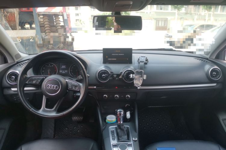 Used Audi A3 2019 Limousine 35 TFSI Ambition China VI Center Console