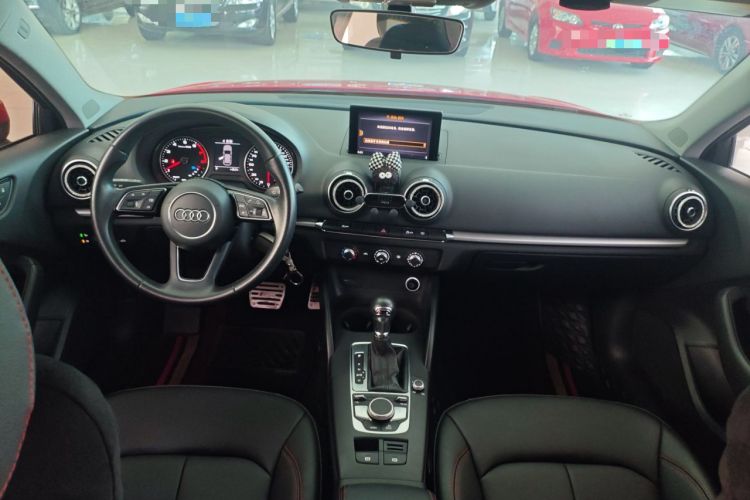 Used Audi A3 2019 Sportback 35 TFSI Ambition China VI Center Console