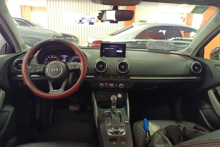 Used Audi A3 2019 Limousine 35 TFSI Ambition China VI Center Console