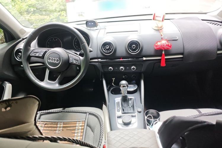 Used Audi A3 2019 Limousine 35 TFSI Ambition China VI Center Console