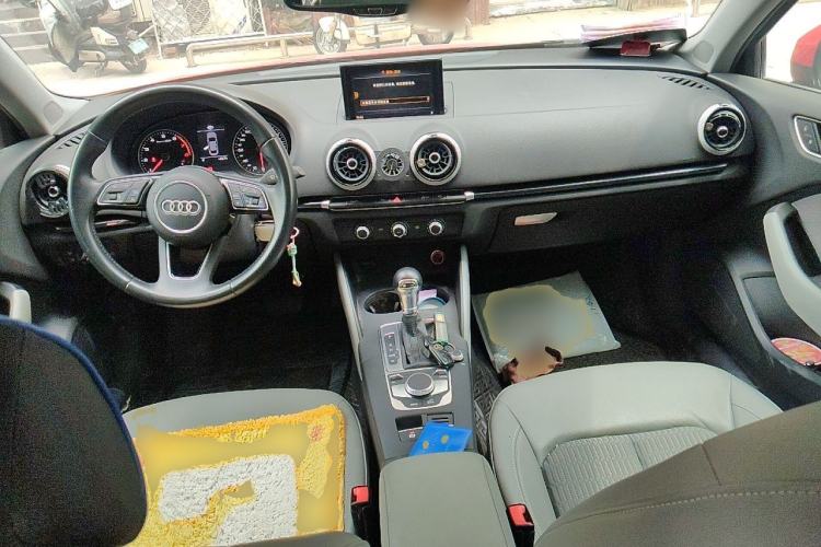 Used Audi A3 2019 Limousine 35 TFSI Fashion Edition China V standard Center Console