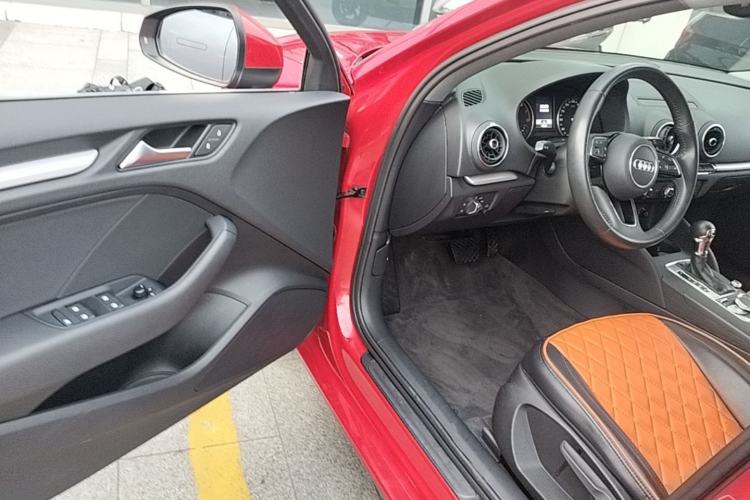 Used Audi A3 2019 Limousine 35 TFSI Ambition China VI Driver Seat