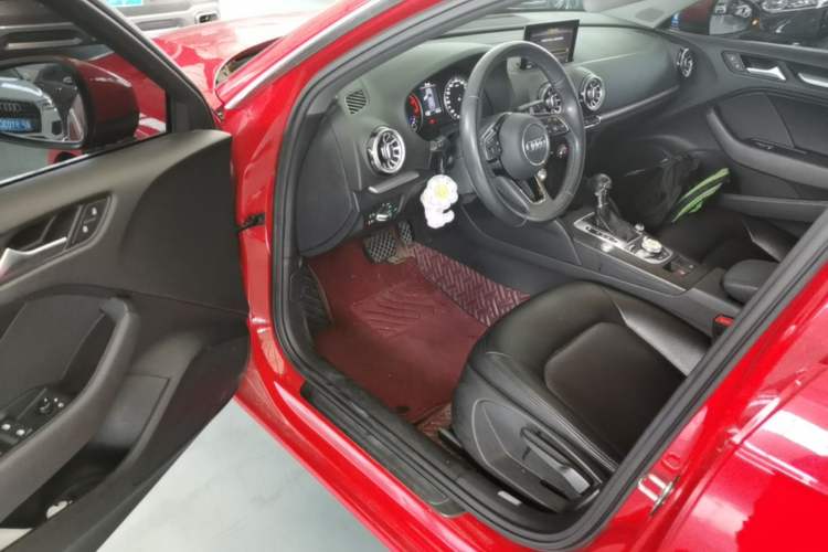 Used Audi A3 2019 Sportback 35 TFSI Ambition China VI Driver Seat
