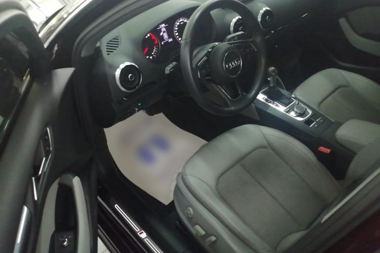 Used Audi A3 2019 Sportback 35 TFSI Fashion Edition China VI Emission Standard Driver Seat