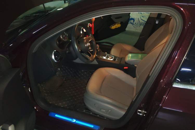 Used Audi A3 2019 Limousine 35 TFSI Fashion Edition China VI Emission Standard Driver Seat