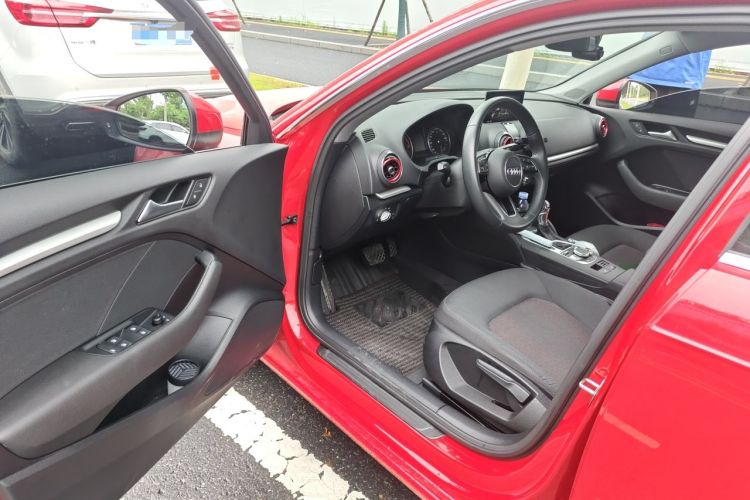 Used Audi A3 2019 Sportback 35 TFSI Ambition China VI Driver Seat